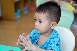 Truyện: Vì sao bé Huy nín khóc?