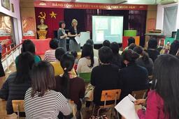 Học chuyên môn với giáo viên nước ngoài
