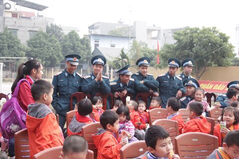 Giao lưu cùng chiến sỹ