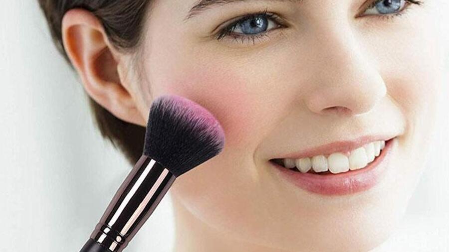 Cập nhật mẫu kính râm đang được sao Việt ưa chuộng