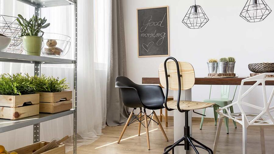 Thưởng thức Bữa ăn của bạn trên Phố Malmo yên tĩnh