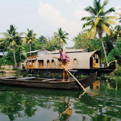 Khám phá chợ nổi