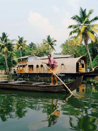 Khám phá chợ nổi