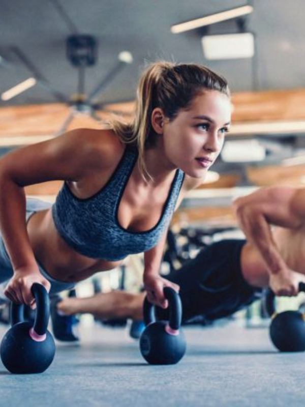 Cập nhật mẫu kính râm đang được sao Việt ưa chuộng
