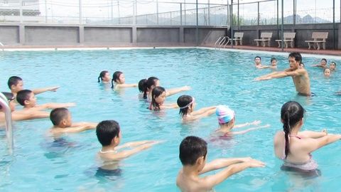 Trẻ em làm gì trong hè?