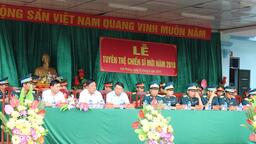 Đoàn công tác huyện Đầm Hà dự Lễ Tuyên thệ chiến sĩ mới năm 2018