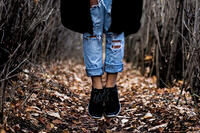 How to mix beautiful, fashionable jeans?