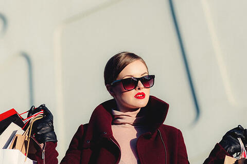 Update sunglasses models that are popular with Vietnamese stars