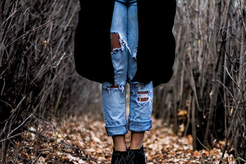 How to mix beautiful, fashionable jeans?