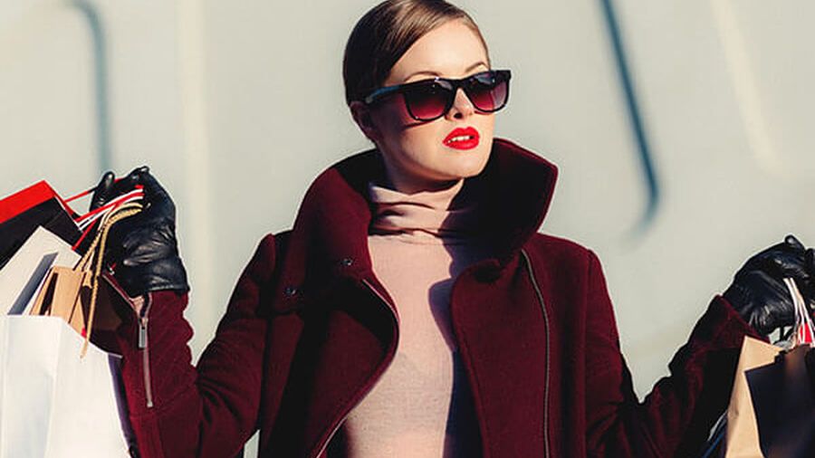 Update sunglasses models that are popular with Vietnamese stars