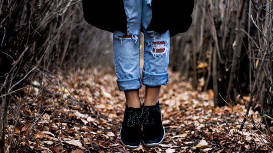 How to mix beautiful, fashionable jeans?
