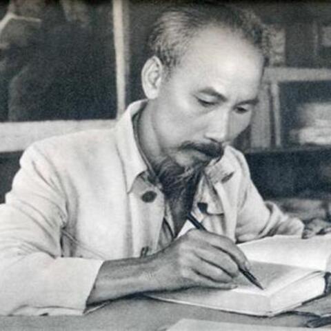 Học tập và làm theo tấm gương đạo đức Bác Hồ từ những điều giản dị nhất