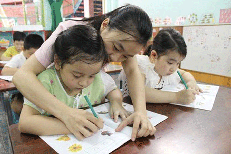 Cho trẻ học chữ trước lớp 1: "Con dao hai lưỡi"